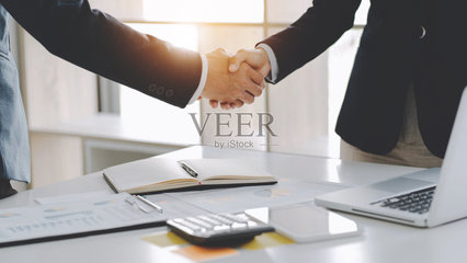 投資理念,投資者策劃財(cái)務(wù)數(shù)據(jù)業(yè)績報(bào)告。照片攝影